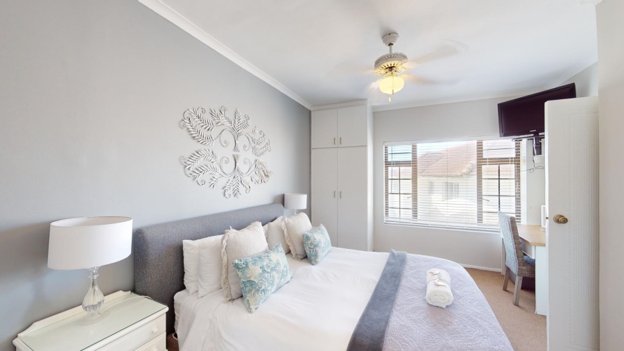 10 Bedroom Property for Sale in Summerstrand Eastern Cape